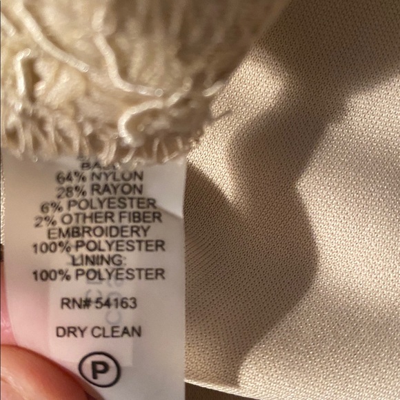 Calvin Klein size 8 embroidered dress with attached tank lining - Picture 11 of 11